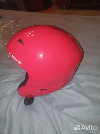 Горнолыжный шлем