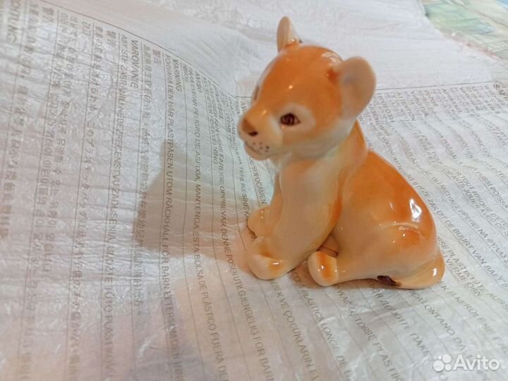 Статуэтки фарфоровые