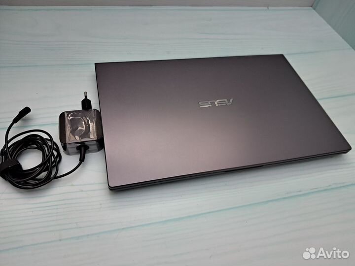 Asus Core i3-10110U\8gb\nvme SSD 256