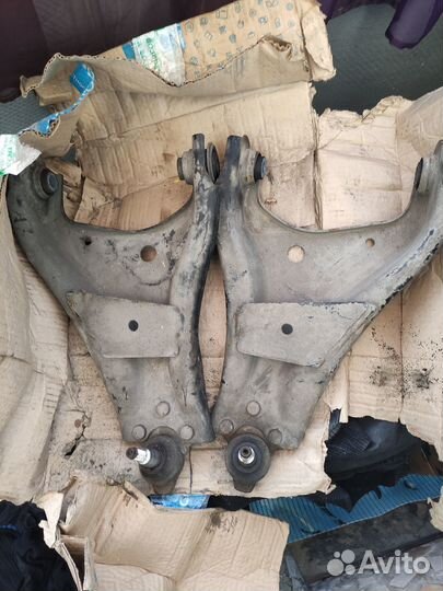 Передние рычаги Рено Дастер