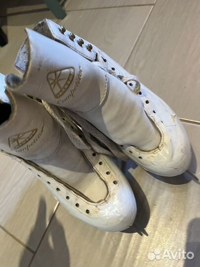 Фигурные коньки jackson