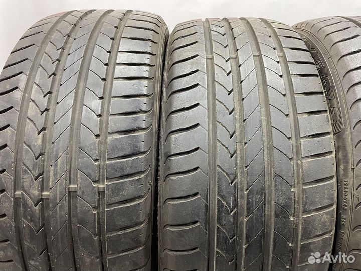 Goodyear EfficientGrip 215/40 R17
