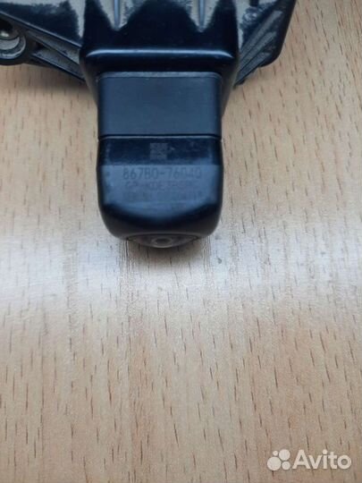 Лексус UX камера задняя