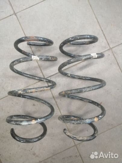Пружина передние сценик 3