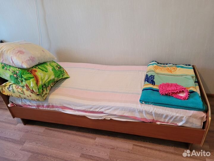 Кровать с матрасом