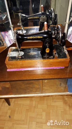 Швейная машина Singer