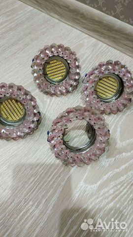 Люстра 4 шт. и 3 лампочки