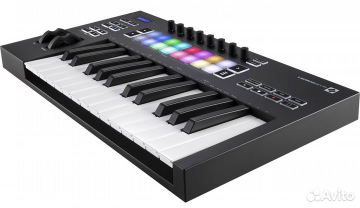 Novation Launchkey 25 MK3 новая