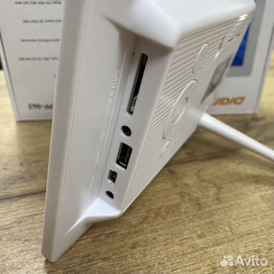 Цифровая фоторамка Digma PF843BK