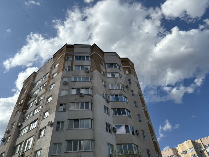 2-к. квартира, 92 м², 3/9 эт.
