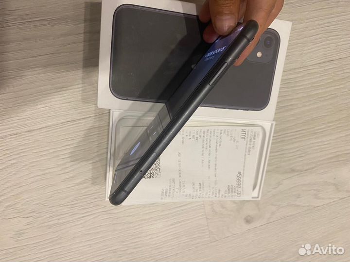 Телефон iPhone 11