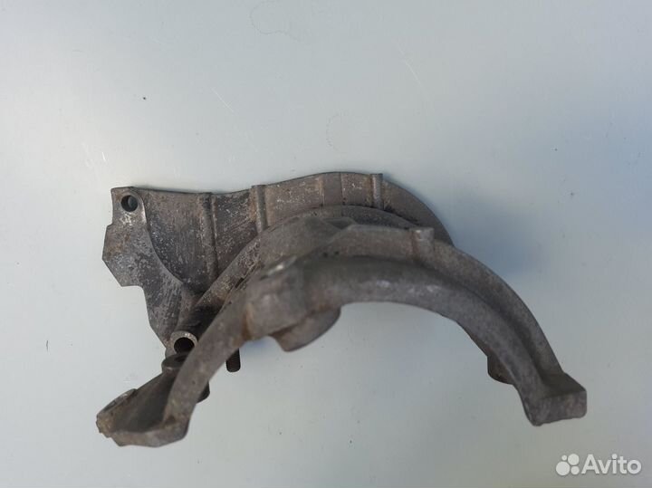 Крепление двигателя Dodge Caravan 2