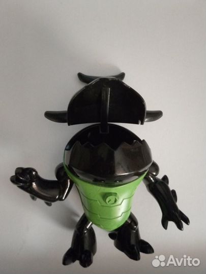 Киндер-сюрприз разные фигурки