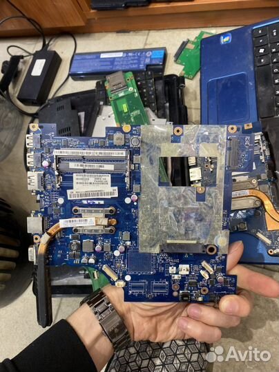 Ноутбук на запчасти