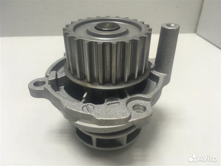 Помпа водяная Volkswagen Passat B5 2000-2005