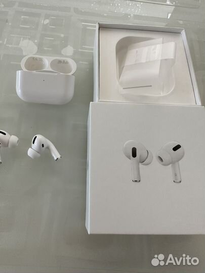 Продаются наушники новые