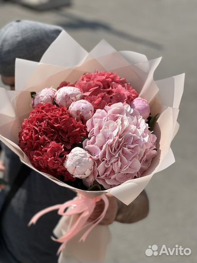 Букет из пионы и Гортензия