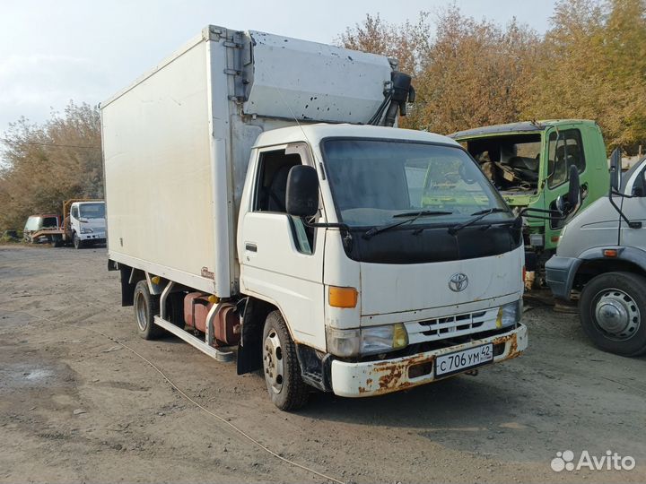 Toyota Dyna кабина