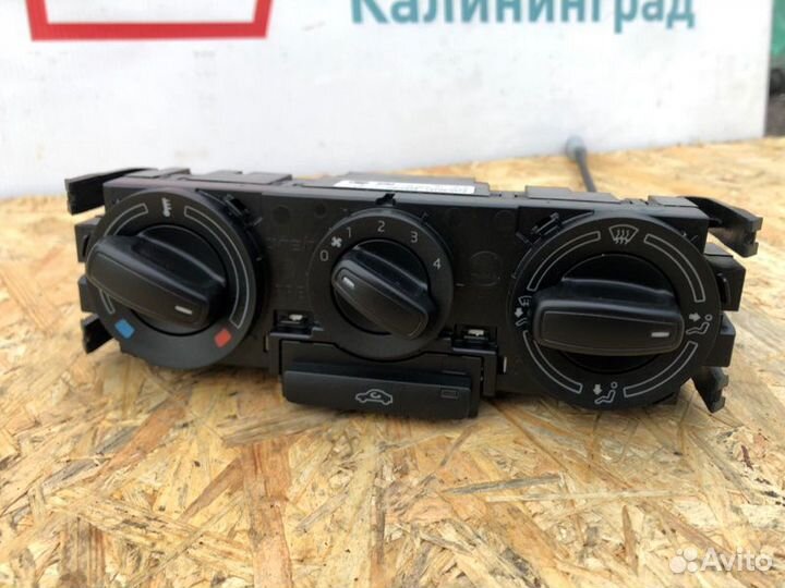 Блок управления климат-контролем Skoda Rapid CFN