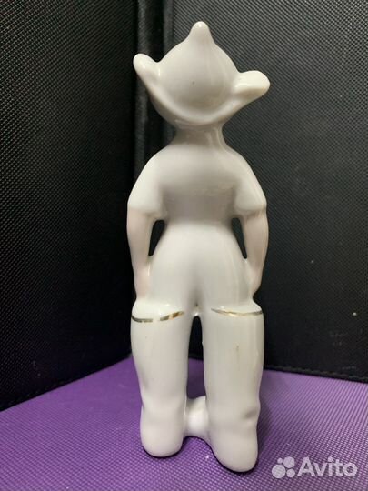 Статуэтка фарфор Мальчик в будёновке