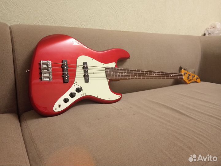 Электрогитара Fernаndes jazz bass