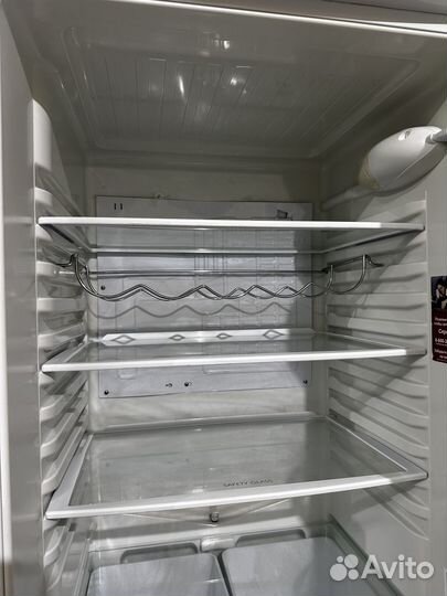 Холодильник hotpoint ariston в отл сост