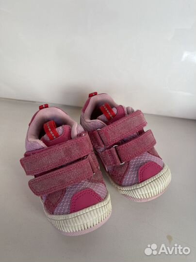 Кроссовки детские