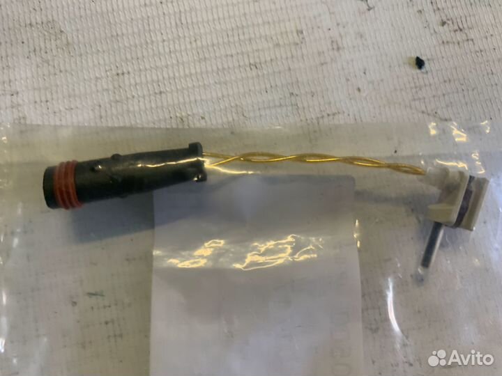 Датчик износа тормозных колодок MB W220