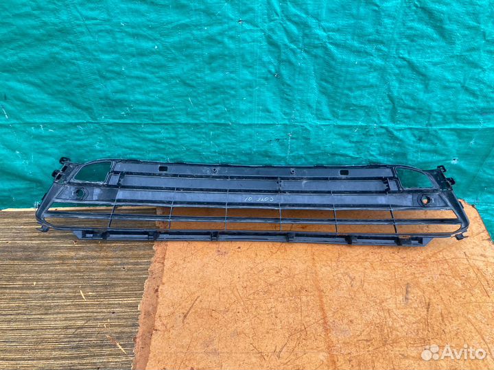 Решетка в бампер центральная Lexus RX 350 2016+