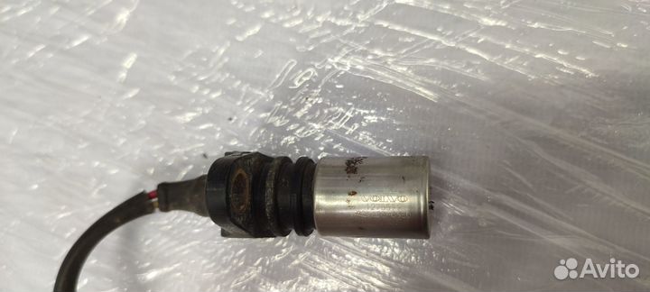 Датчик коленвала Volvo S80