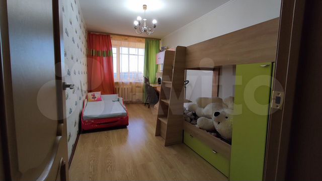 4-к. квартира, 82 м², 8/9 эт.