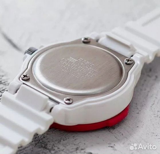 Часы наручные Casio LRW-200H-4B оригинал новые