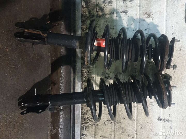 Передний правый амортизатор ниссан альмера n16