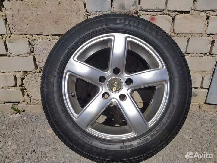 Pirelli P400 Touring 195/65 R15