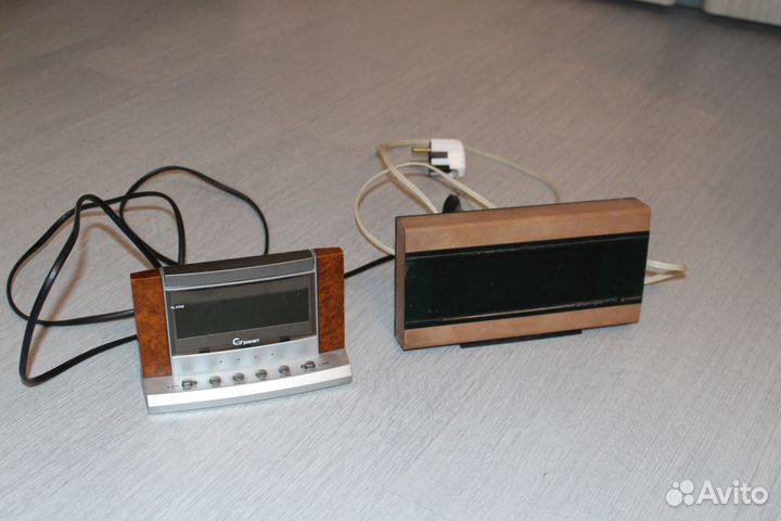 Часы электронные настольные с будильником