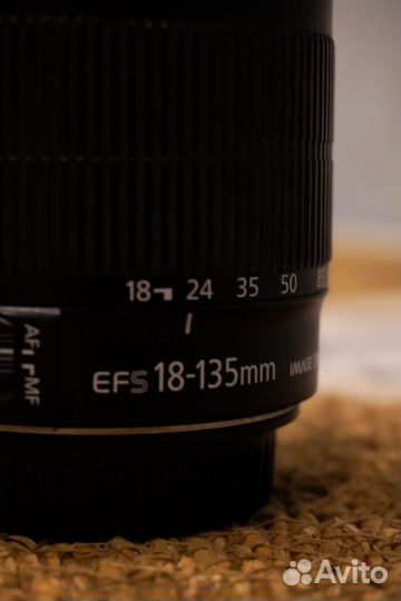 Объектив Canon EF-S 18-135mm f/3.5-5.6
