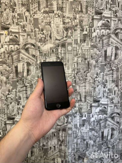 Телефон iPhone SE 2020 64gb