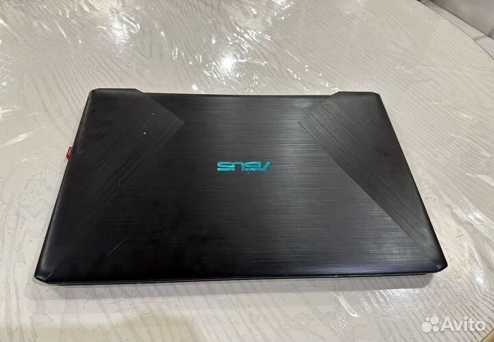 Ноутбук asus в идеальном состоянии