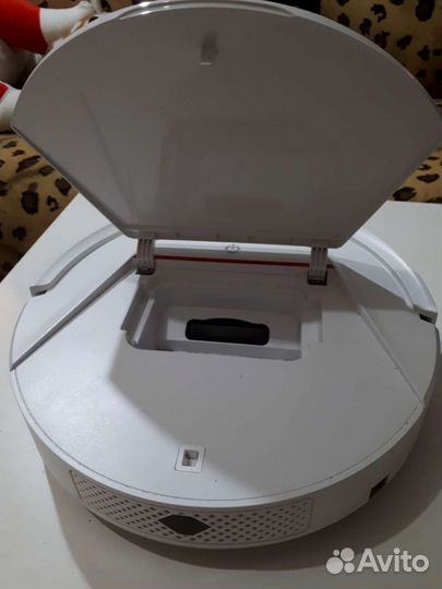 Робот пылесос Midea vcr03w