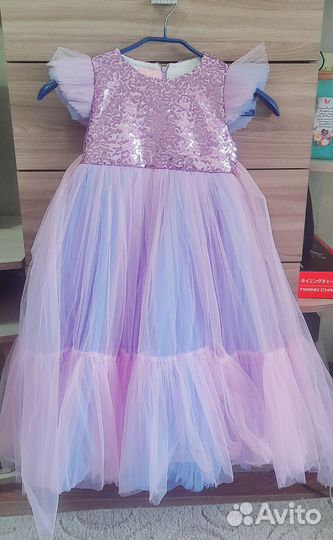 Платье праздничное