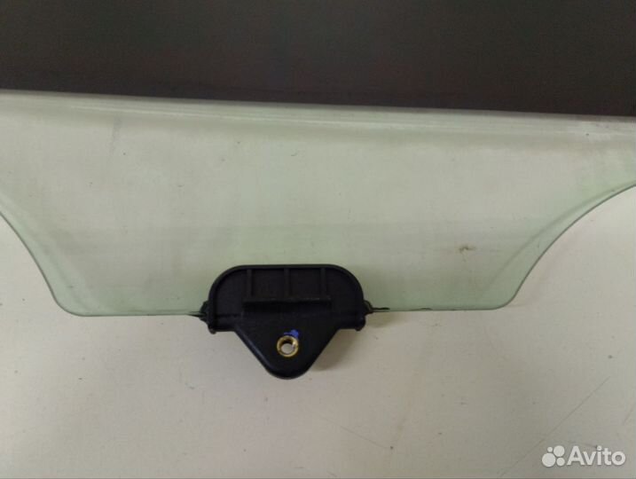 Стекло двери задней левой Kia Venga YN 2010-2017