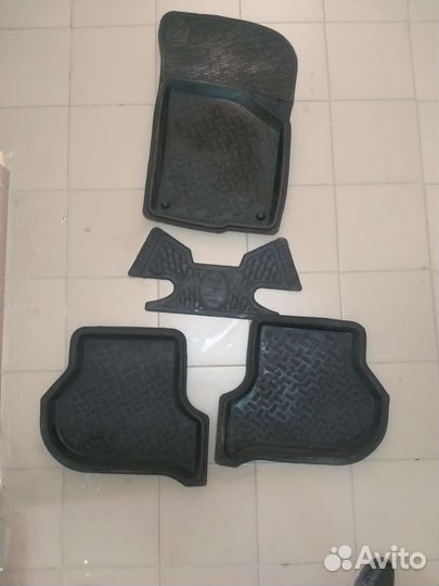 Автомобильные коврики резиновые