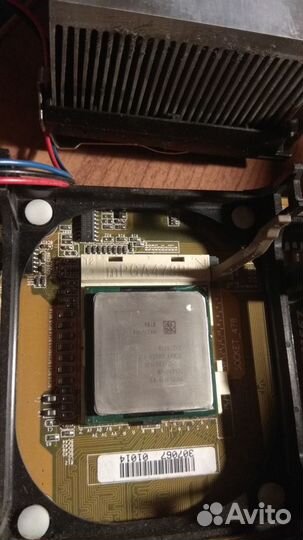 GA-8GEM667 Rev:1.0 + intel celeron 2 ghz