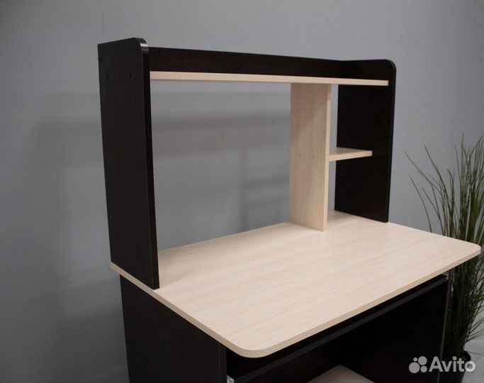 Стол компьютерный