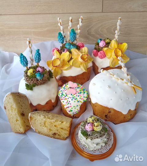 Кулич с зефирными цветами