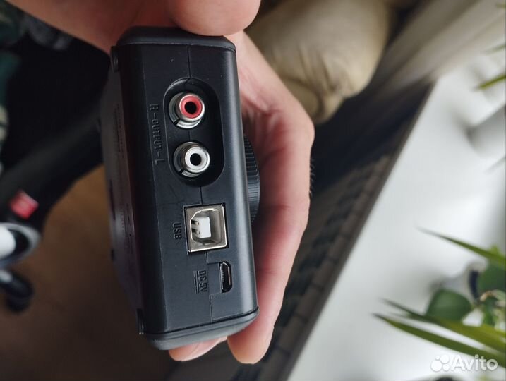 Внешняя звуковая карта Zoom U22