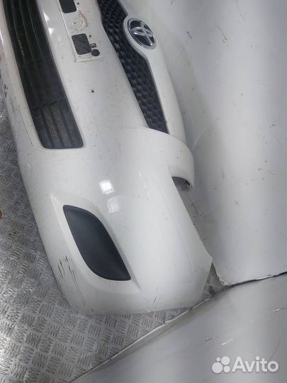 Бампер передний Toyota Yaris