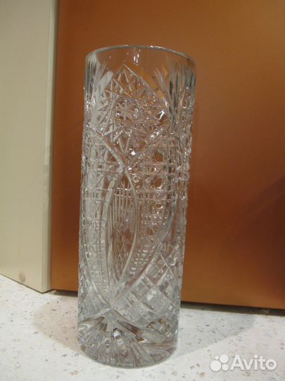 Вазы хрустальные для цветов