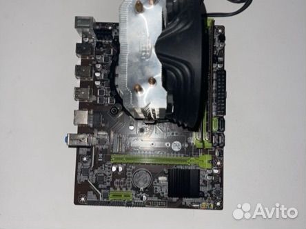 Материнская плата с процессором и памятью