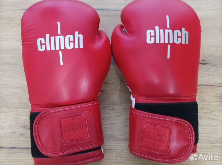 Боксерские перчатки 10 oz clinch